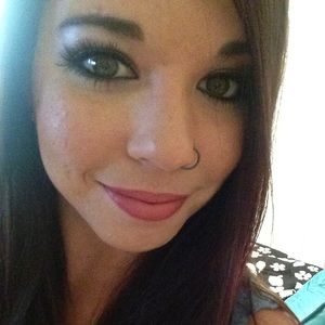 Meet your Posher, Leah